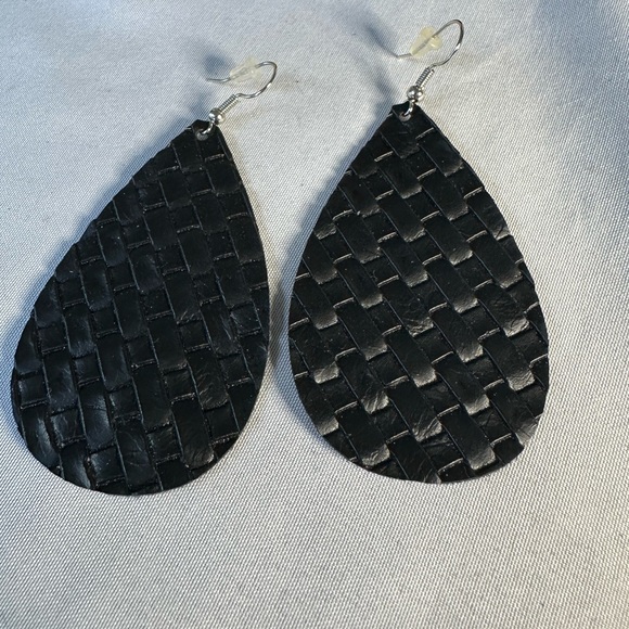 Three pairs of boho casual chic earrings - Picture 2 of 11